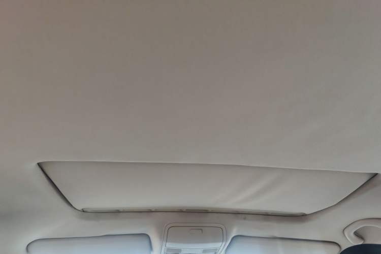 Used Volkswagen Golf 2011 1.6L Automatic Comfort Model Headliner