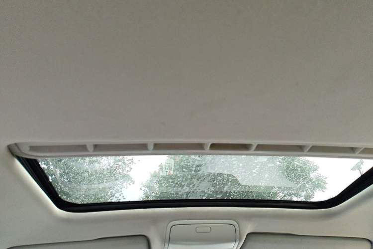 Used Volkswagen Golf 2011 1.6L Automatic Comfort Model Headliner