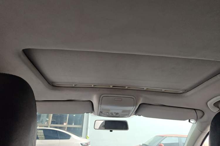 Used Volkswagen Golf 2011 1.6L Automatic Comfort Model Headliner