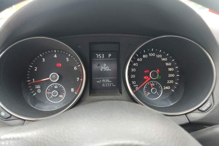 Used Volkswagen Golf 2011 1.6L Automatic Comfort Model Instrument Cluster