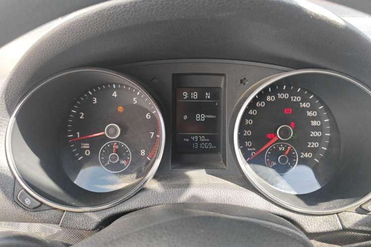 Used Volkswagen Golf 2011 1.6L Automatic Comfort Model Instrument Cluster