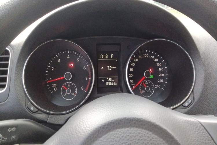 Used Volkswagen Golf 2011 1.6L Automatic Comfort Model Instrument Cluster