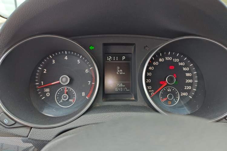 Used Volkswagen Golf 2011 1.4 TSI Automatic Comfort Model Instrument Cluster