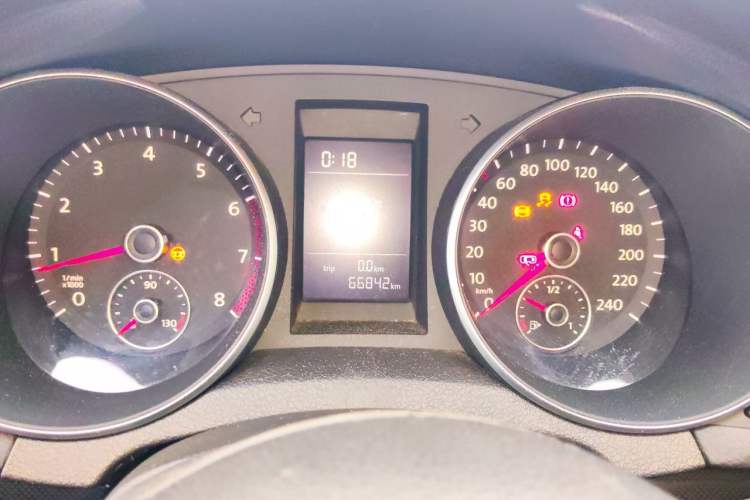 Used Volkswagen Golf 2011 1.4 TSI Manual Comfort Edition Instrument Cluster