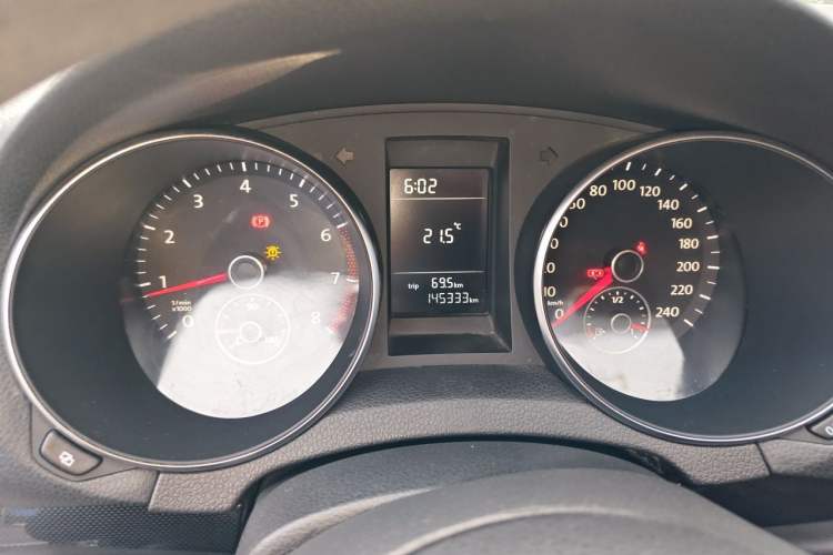 Used Volkswagen Golf 2011 1.6 Manual Comfort Model Instrument Cluster