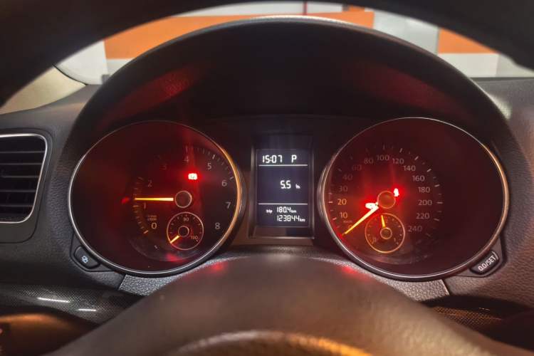 Used Volkswagen Golf 2011 1.4 TSI Automatic Comfort Model Instrument Cluster