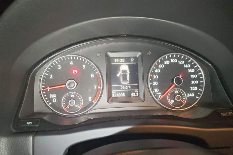 Used Volkswagen Golf 2011 1.4TSI Cross Golf Instrument Cluster