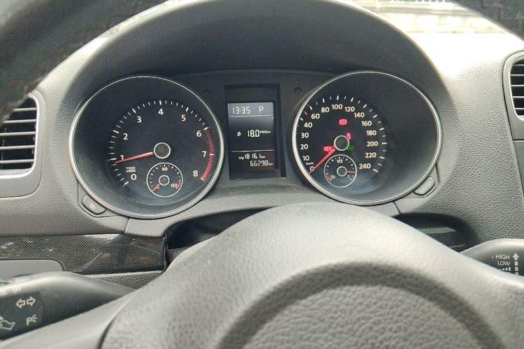 Used Volkswagen Golf 2011 1.6L Automatic Comfort Model Instrument Cluster
