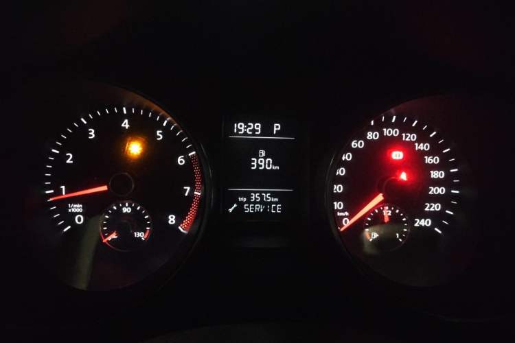 Used Volkswagen Golf 2011 1.6L Automatic Comfort Model Instrument Cluster