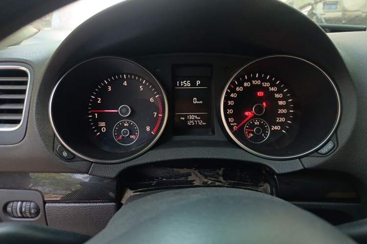 Used Volkswagen Golf 2011 1.4 TSI Automatic Comfort Model Instrument Cluster