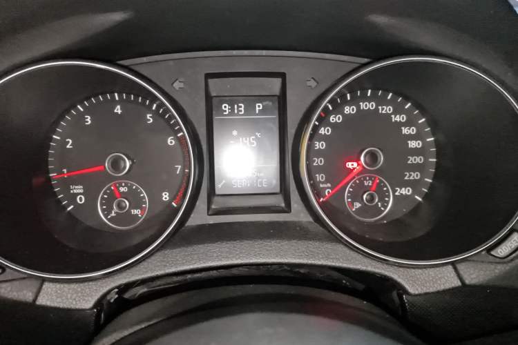 Used Volkswagen Golf 2011 1.4 TSI Automatic Comfort Model Instrument Cluster
