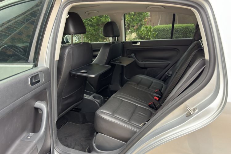 Used Volkswagen Golf 2011 1.4TSI Cross Golf Interior 1