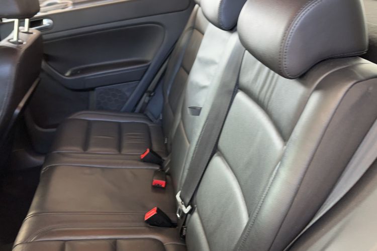 Used Volkswagen Golf 2011 1.4TSI Cross Golf Interior 1