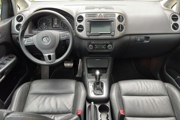 Used Volkswagen Golf 2011 1.4TSI Cross Golf Interior 5