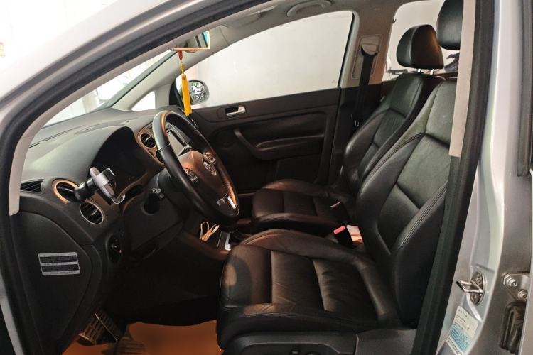 Used Volkswagen Golf 2011 1.4TSI Cross Golf Left Front Seat