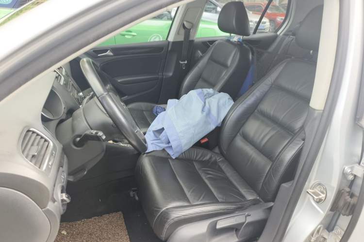 Used Volkswagen Golf 2011 1.4 TSI Automatic Comfort Model Left Front Seat