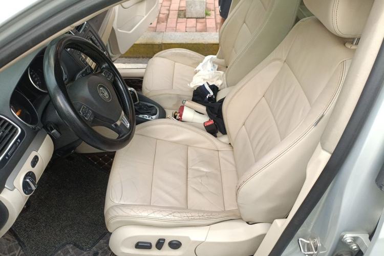Used Volkswagen Golf 2011 1.4 TSI Luxury Touring Edition Left Front Seat