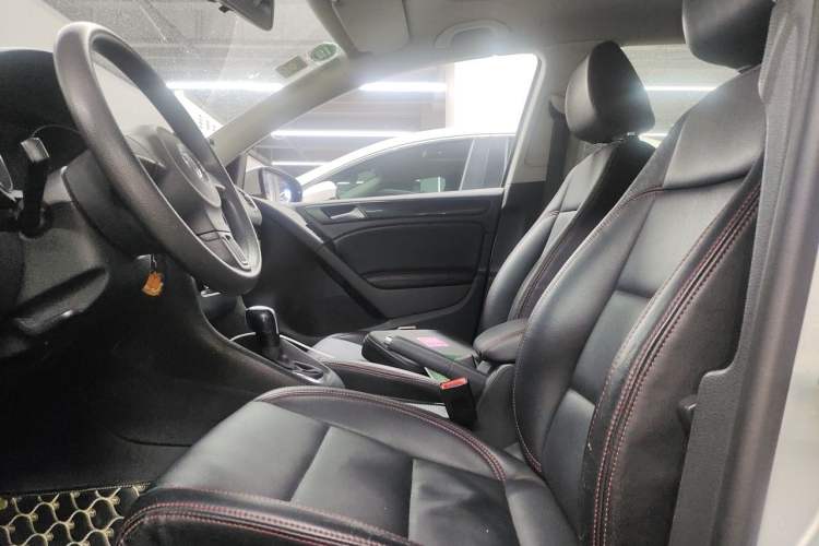Used Volkswagen Golf 2011 1.4 TSI Automatic Comfort Model Left Front Seat
