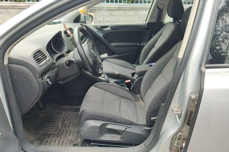 Used Volkswagen Golf 2011 1.6L Automatic Comfort Model Left Front Seat