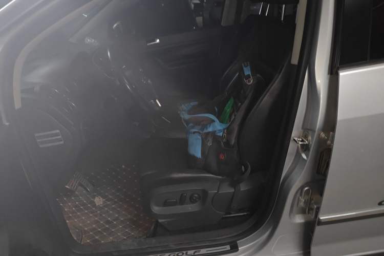 Used Volkswagen Golf 2011 1.4TSI Cross Golf Left Front Seat
