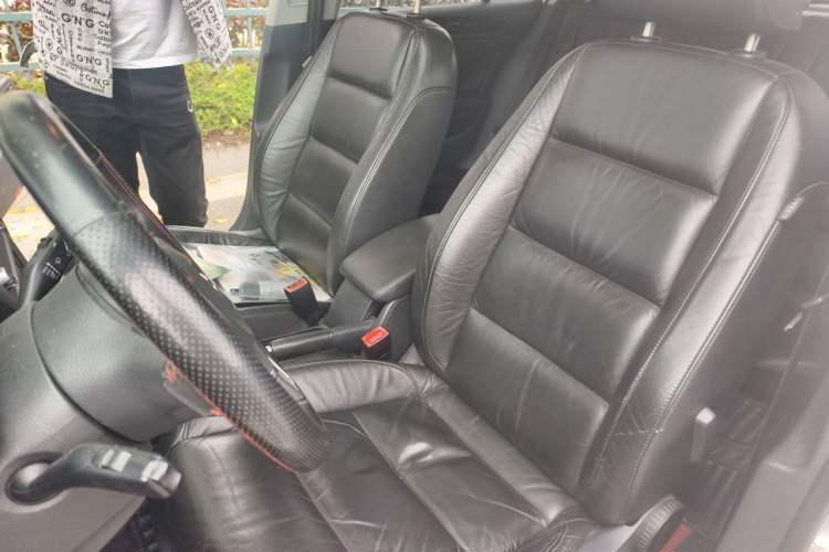 Used Volkswagen Golf 2011 1.4 TSI Automatic Comfort Model Left Front Seat