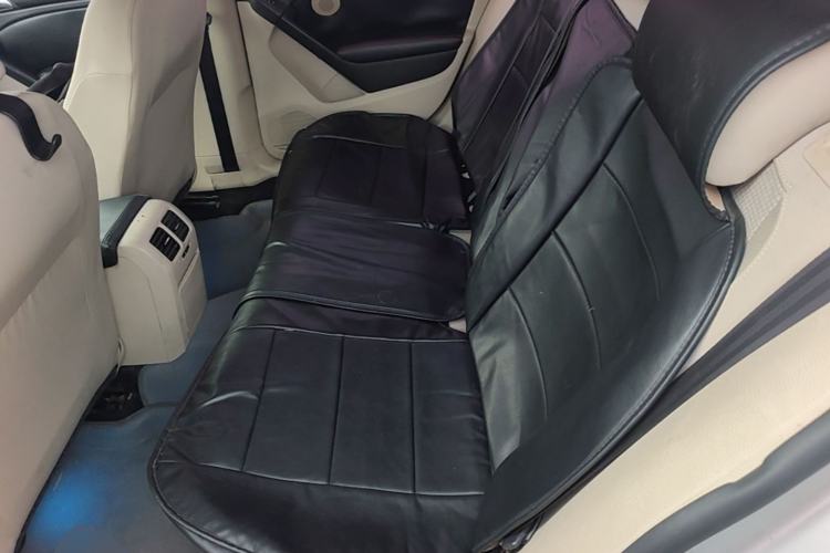 Used Volkswagen Golf 2011 1.6 Manual Comfort Model Left Rear Seat