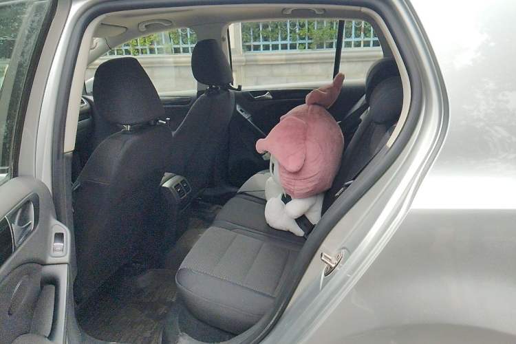 Used Volkswagen Golf 2011 1.6L Automatic Comfort Model Left Rear Seat