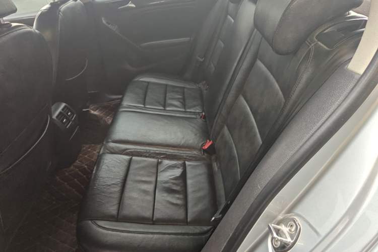 Used Volkswagen Golf 2011 1.6L Automatic Comfort Model Left Rear Seat