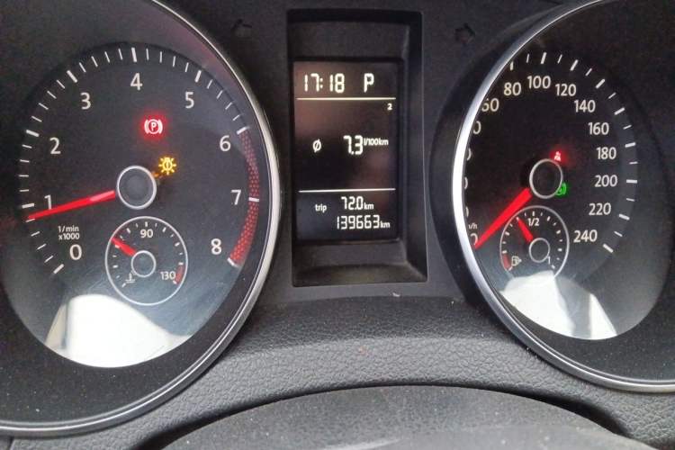 Used Volkswagen Golf 2011 1.6L Automatic Comfort Model Odometer Close Up