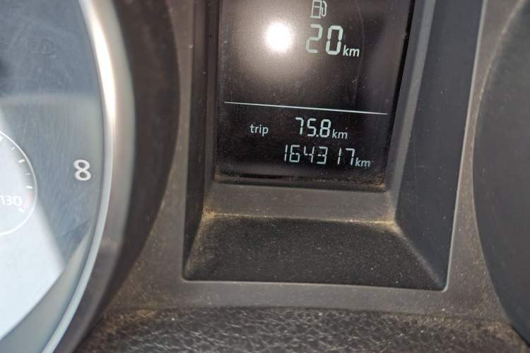 Used Volkswagen Golf 2011 1.4 TSI Automatic Comfort Model Odometer Close Up