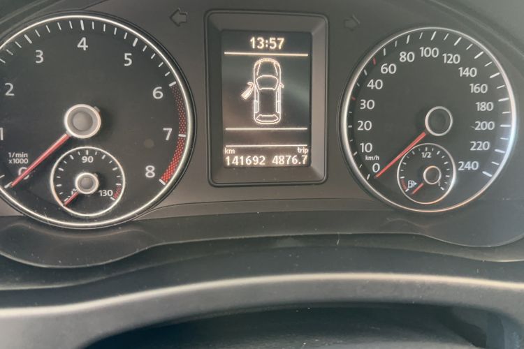 Used Volkswagen Golf 2011 1.4TSI Cross Golf Odometer Close Up