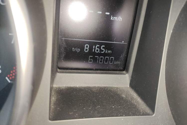 Used Volkswagen Golf 2011 1.4 TSI Automatic Comfort Model Odometer Close Up