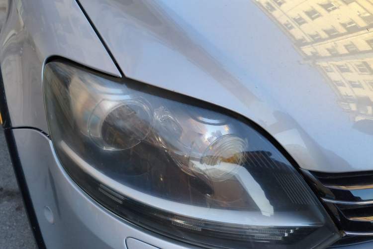Used Volkswagen Golf 2011 1.4TSI Cross Golf Right Front Headlight