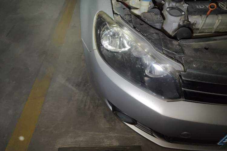Used Volkswagen Golf 2011 1.6L Automatic Comfort Model Right Front Headlight