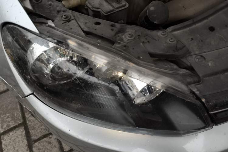 Used Volkswagen Golf 2011 1.6 Manual Comfort Model Right Front Headlight