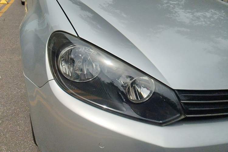 Used Volkswagen Golf 2011 1.6L Automatic Comfort Model Right Front Headlight