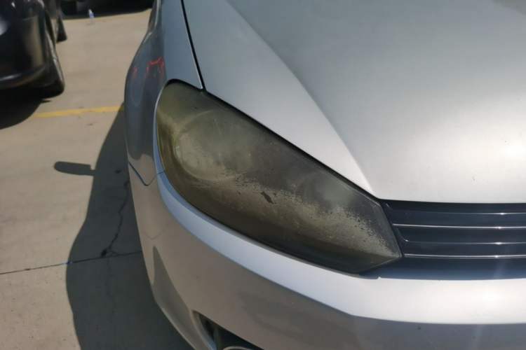 Used Volkswagen Golf 2011 1.6L Automatic Comfort Model Right Front Headlight