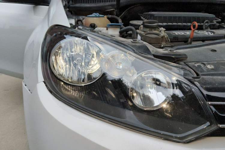 Used Volkswagen Golf 2011 1.6L Automatic Comfort Model Right Front Headlight