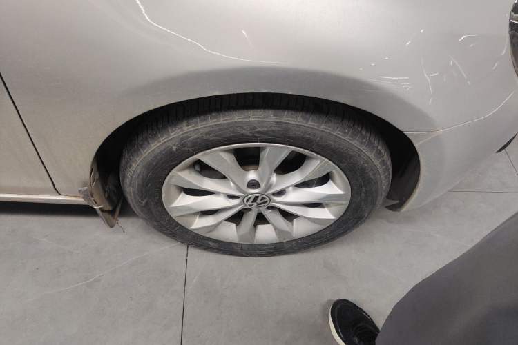 Used Volkswagen Golf 2011 1.4 TSI Automatic Comfort Model Right Front Wheel Hub