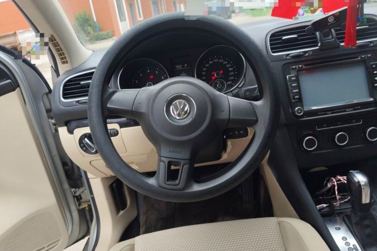 Used Volkswagen Golf 2011 1.6L Automatic Comfort Model Steering Wheel