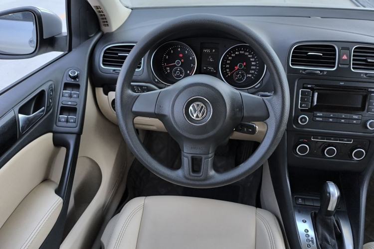 Used Volkswagen Golf 2011 1.4 TSI Automatic Comfort Model Steering Wheel