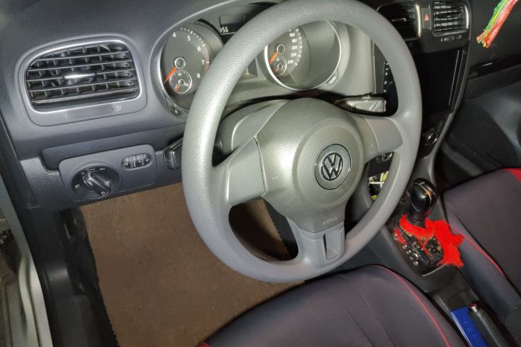 Used Volkswagen Golf 2011 1.6L Automatic Comfort Model Steering Wheel