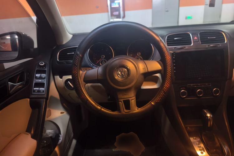 Used Volkswagen Golf 2011 1.4 TSI Automatic Comfort Model Steering Wheel