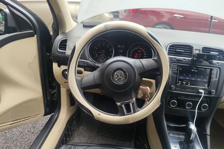 Used Volkswagen Golf 2011 1.6L Automatic Comfort Model Steering Wheel