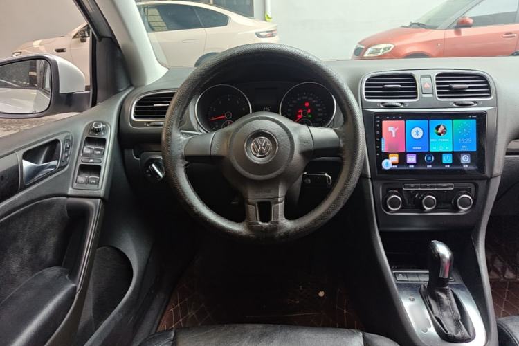 Used Volkswagen Golf 2011 1.6L Automatic Comfort Model Steering Wheel