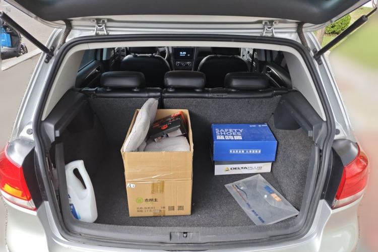 Used Volkswagen Golf 2011 1.6 Manual Comfort Model Trunk