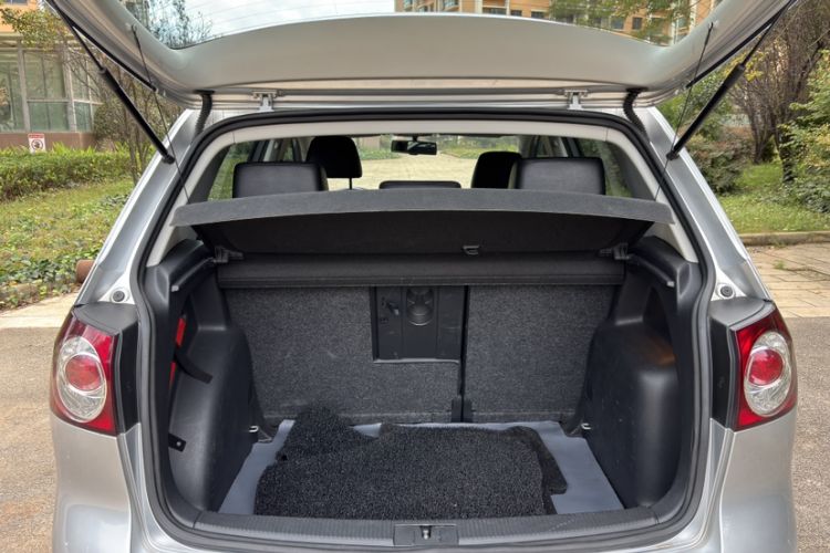 Used Volkswagen Golf 2011 1.4TSI Cross Golf Trunk