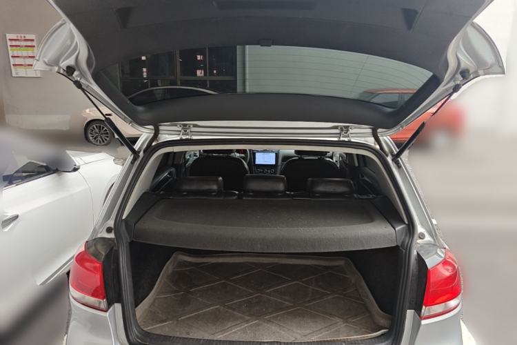 Used Volkswagen Golf 2011 1.6L Automatic Comfort Model Trunk
