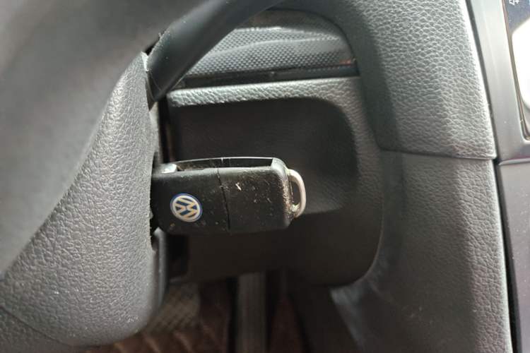 Used Volkswagen Golf 2011 1.6L Automatic Comfort Model Vehicle Key
