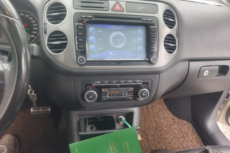 Used Volkswagen Golf 2011 1.4TSI Cross Golf Audio And AC Panel